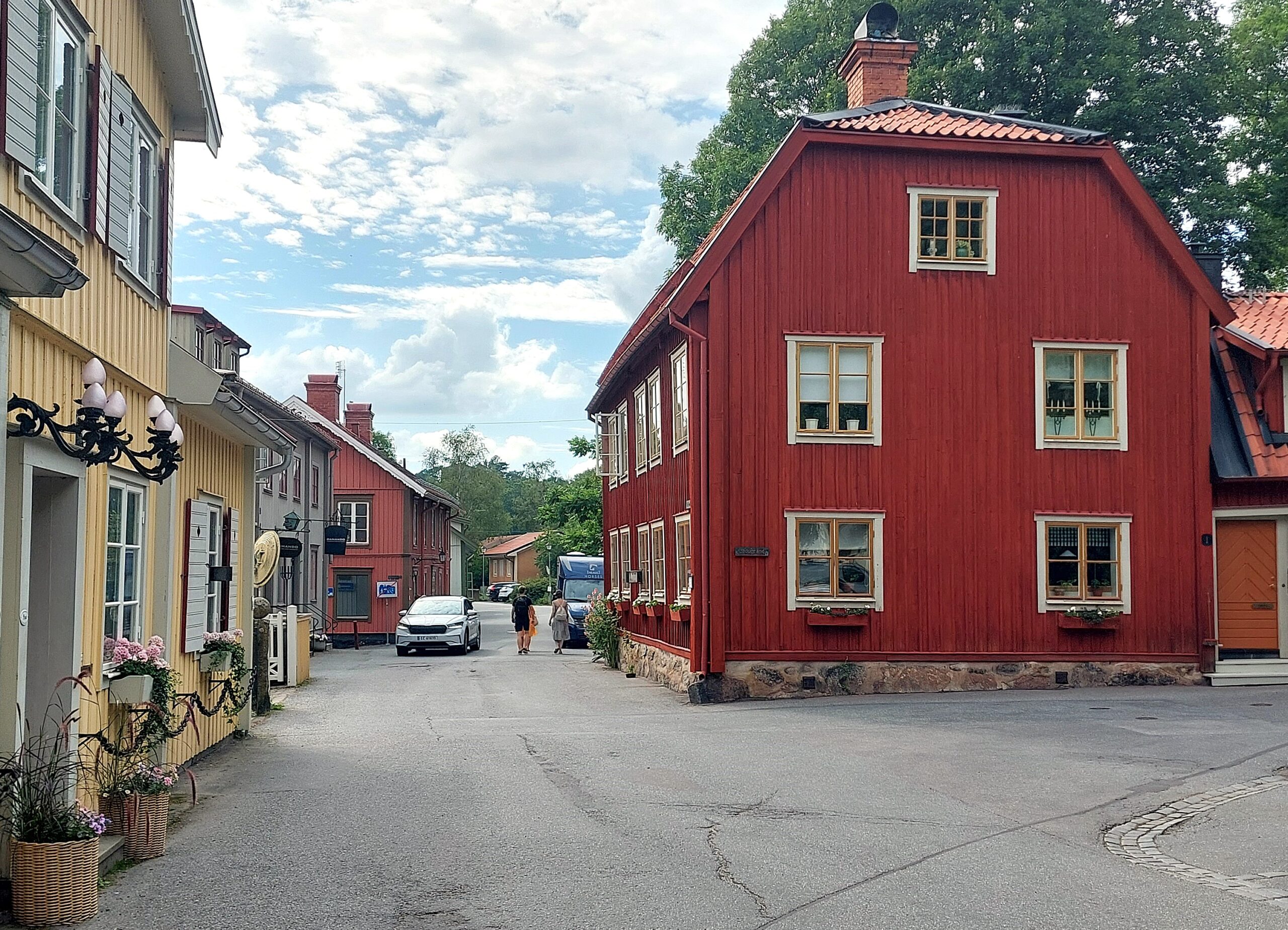 Vid gågatans start i Sigtuna