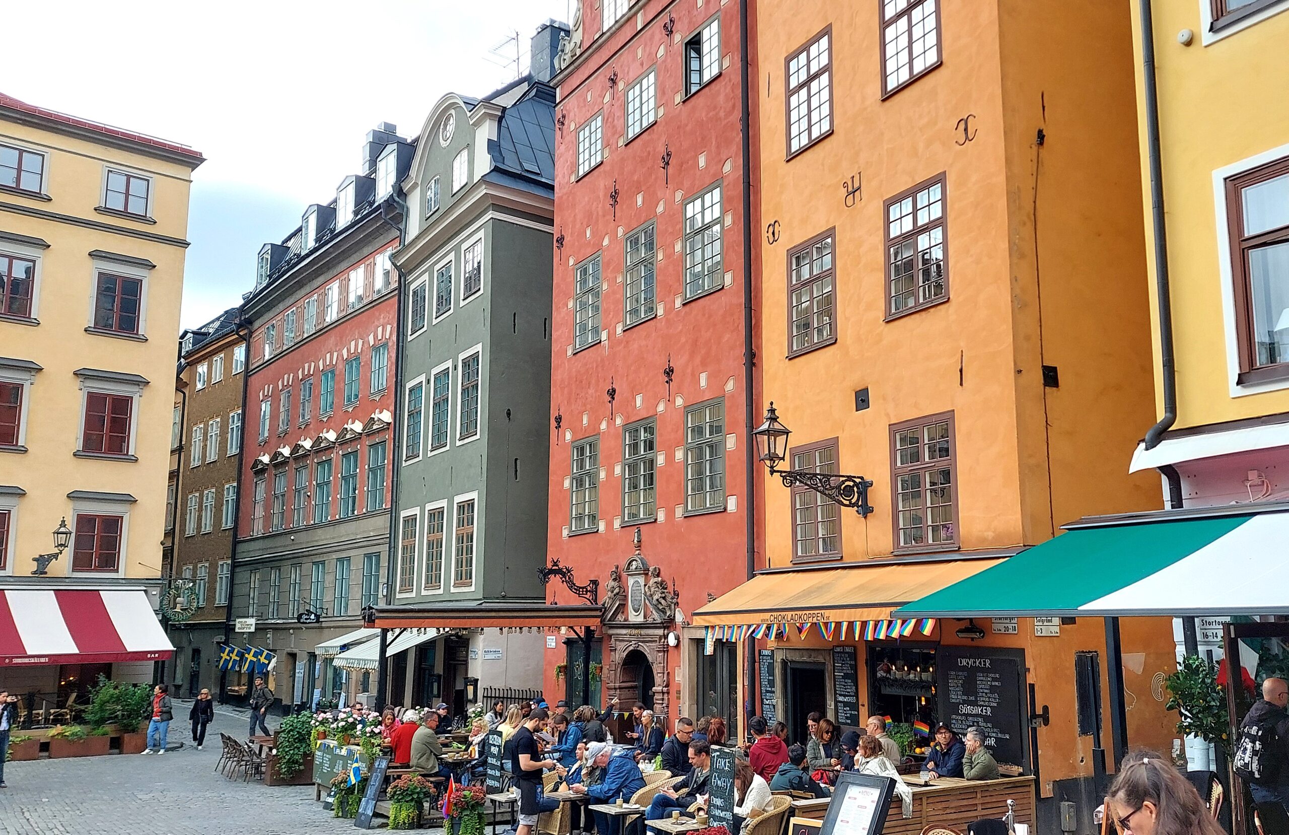 Caféer och restauranger på Stortorget i Gamla stan Caféer och restauranger på Stortorget i Gamla stan